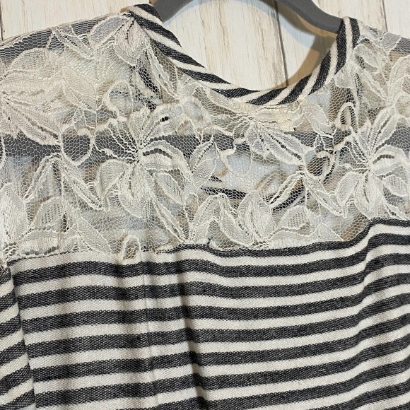 Gray / White Striped Lace Detail Sweater - Picture 4 of 6